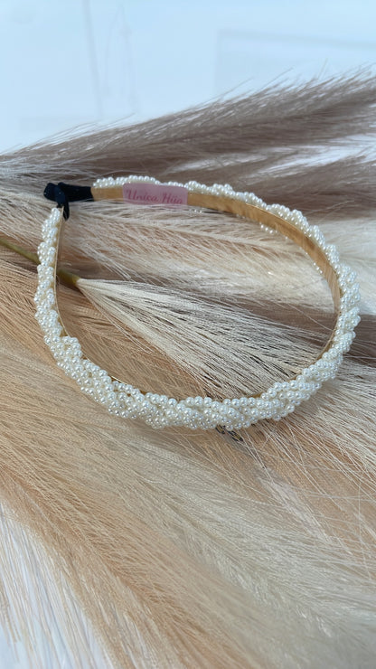 Classic Pearl Twist Headband 🤍