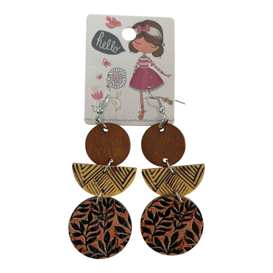 Boho Geometric Leaf Drop Earrings – Wooden & Patterned Design 🌿